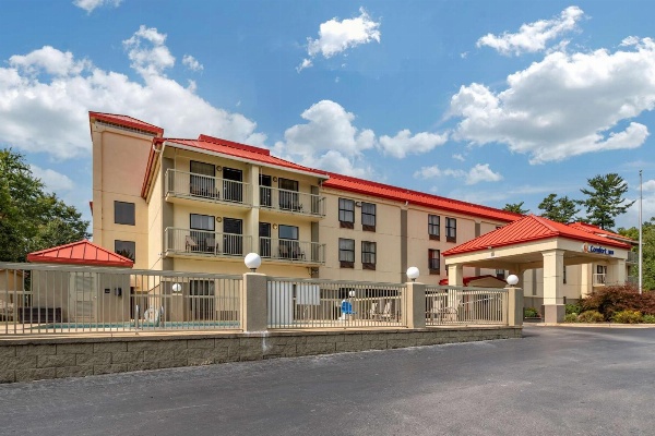 Comfort Inn Biltmore West image 2